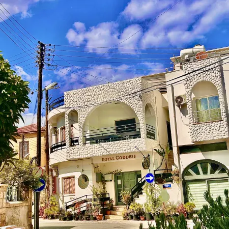Royal Goddess Guest House, Walled City