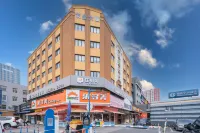 Stay at Xiaoding Hotel (Beijing Heshenghui Pingle Park Metro Station Branch) Hotel a 