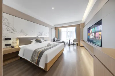 Yihui Fuchen Grand Hotel (Huaihua Railway Station Xintiandi Plaza) Hotels in Huaihua