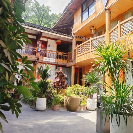 Fanjing Mountain Spring House Homestay