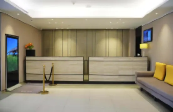 Homeinn Plus Hotel (Dunhua Municipal Government Railway Station)