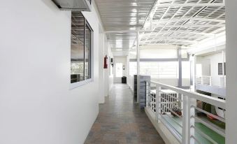 LJENJ Apartelle Near Clark Airport