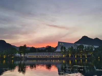 Louyuan Homestay (Border City Chatong Scenic Area) Hotels near Cuicui Island