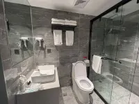 Jinyu Hotel (Shapingba Yanggongqiao Light Rail Station) 사핑바/사평바 캠퍼스 주변 호텔