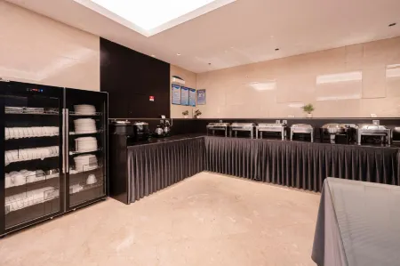 Nan'an Longteng Hotel (Quanzhou Nan'an Chenggong Street Branch) Отели рядом с достопримечательностью «Fujian Chenggong Guoji Huizhan Center»