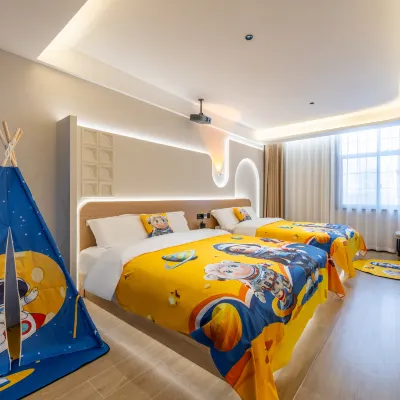 Shucheng Lifeng Hotel (Wanda Plaza) Hotels near Chairman Mao Shicha Shucha Memorial Hall