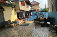 Golden Dragon House Vang Vieng - Pools