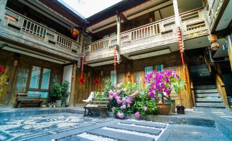 LIjiang Shiliushang Inn