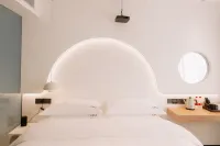 Shuixi Private Hot Spring Homestay (Emeishan Scenic Area Linggongli)