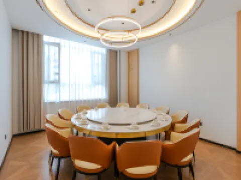 Nalati Lisi Platinum Hotel Hotels in Xinyuan