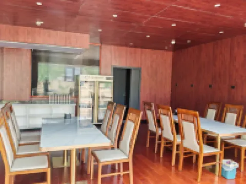 Dege Qin Chuan No.1 Grand Hotel (Manigango) Hotels in Dege
