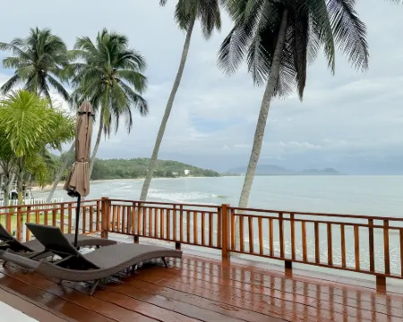 ทู ซีส ขนอม รีโซเทล โรงแรมในอำเภอ ขนอม