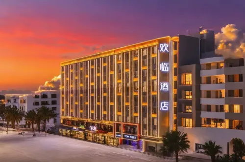 V8 plus Huanlin Hotel (Wanning High-speed Railway Station Branch)