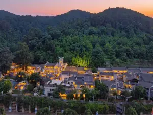 Tea Horse Garden Resort (Kunming Dianchi Xishan Scenic Area)