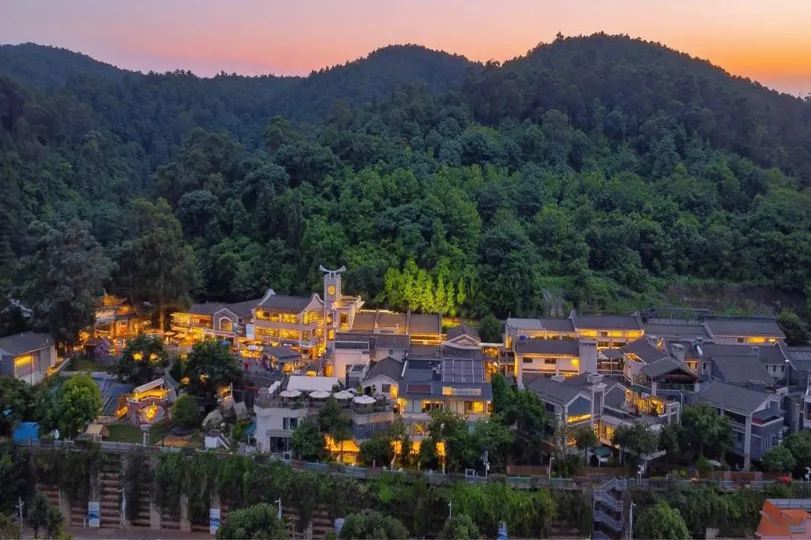 Tea Horse Garden Resort (Kunming Dianchi Xishan Scenic Area)