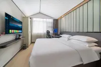 Yunying E-Sports Hotel (Zhengzhou People's Hospital Haitan Temple Subway Station)