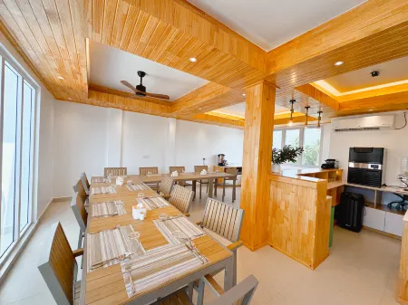 Pavona Maldives Отели рядом с достопримечательностью «Акирифуши»