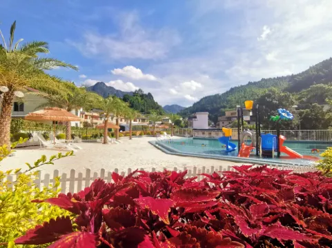 Liangjiang Yunsu (Lechang Huangluohuahai Store)