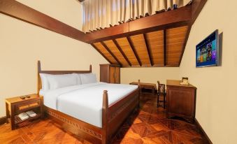 Eaglewood (LT) Hotel