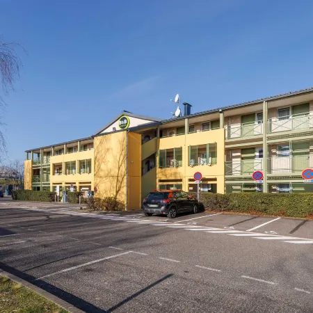 B&B Hotel Clermont-Ferrand le Brézet Aéroport