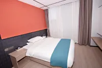 Meidashangpin Hotel (Huichang Bus Station Sunshine Auto City)