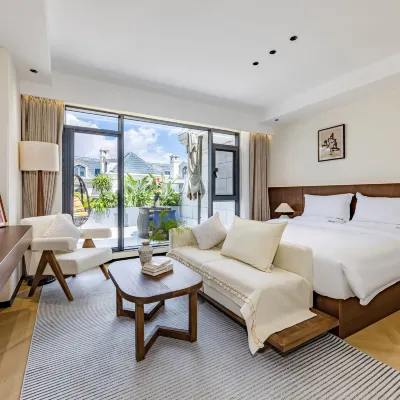 Yunhai Mountain Residence ¡ Totem Villa Resort Villa Hotel (Dianchi Haigeng Dam) Hotels near Dwarves Empire