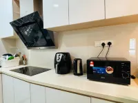 Spacious Home for Family | Wide Balcony with BBQ & Kids Pool | COMFY HILL