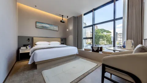 Yanting Future Intelligent Hotel (Lanzu Plaza Store) in หยานถิง