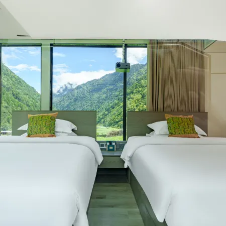 Bipenggou Xinscheng Hengyi Capsule Hotel · Hot Spring Vacation Camping Hotel (Li Xiaolu)