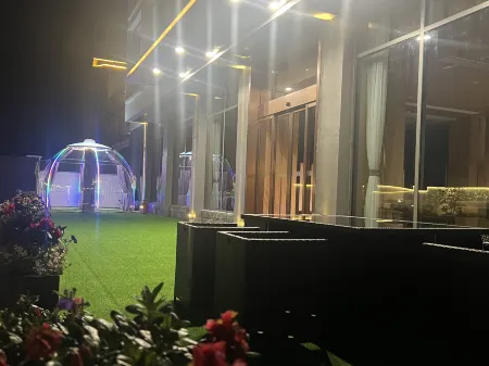 Wanghu Grand Hotel Отели рядом с достопримечательностью «Pan'an Wulongyuan Scenic Area»