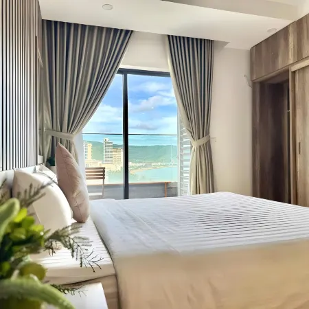 TMS Quy Nhon SeaView Condotel Отели рядом с достопримечательностью «Мемориал Победы»