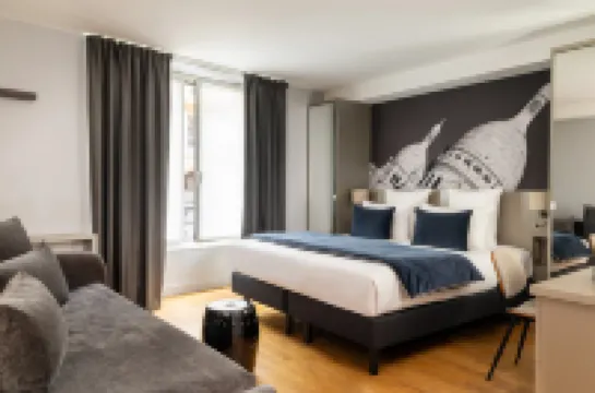 Midnight Hotel Paris