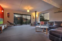 Cove Beach Apartment 2 - Apartments