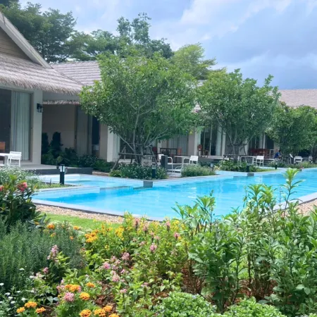 The Poom Cafe Resort Khao Yai Отели рядом с достопримечательностью «Ресторан Midwinter Green»