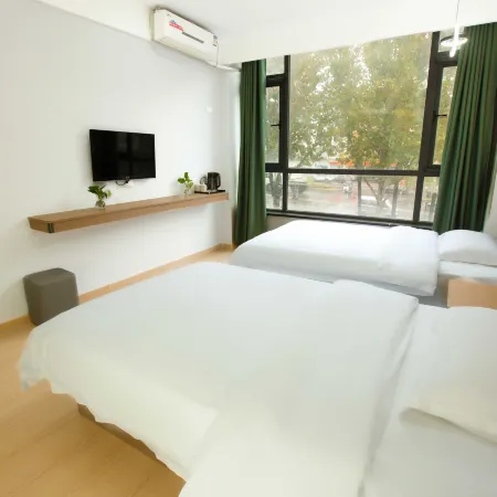 Luanchuan Junyue Business Hotel