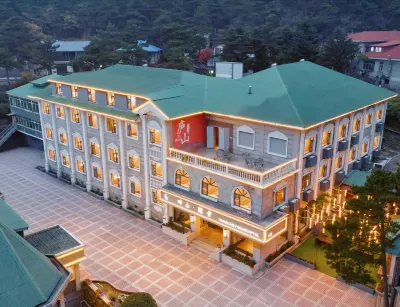 LuShan PanShanYinShe Resort Hotel Hotels near Lushan Donglin Canyon