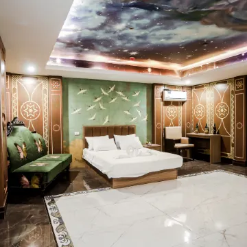 Underskies Spa and Hotel