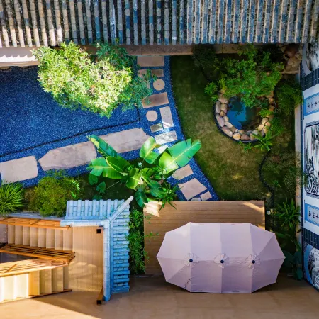 Utopia Inn · Xiangsu Courtyard (Weishan Old Town)