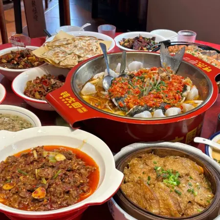 Echarm Hotel (Xinyu Railway Station Baoshi Park)