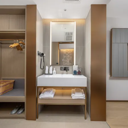Lifeng Hotel (Boluo Yida City Plaza High-Speed Rail Station Branch)