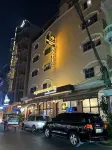 Best Central Point Hotel - Pysäköinti
