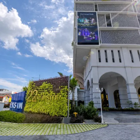 Lovecozy Home @ 22M Macalister | Studio