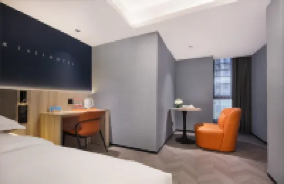 Ease Hotel · Zhi (Yichang Three Gorges Visitor Center Binjiang Wanda) Hotels in 