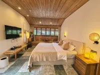 Riverside Courtyard Log Cabin Homestay - Romantic