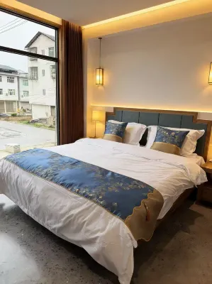 Half Moon Lake Guesthouse - เปิดใหม่
