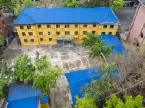 Dongrunfeng Hotel (Zigong Caideng Park)