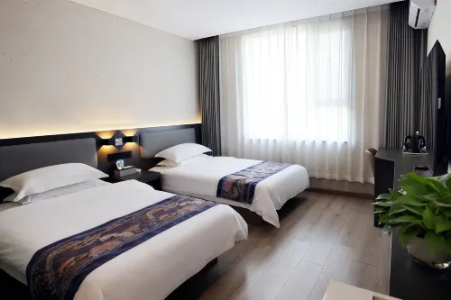 Rujia Huayi Selected Hotel (Fenzhou Market Xiguan Zhengjie Branch)