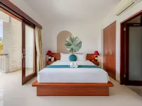 Cove Riendu Guesthouse Hotels near Berawa