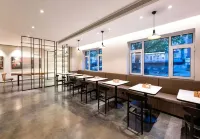 โรงแรมฟูลสต็อป ต้าเหลียน