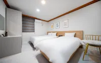 Yeosu Sunflower - Motels